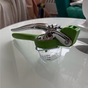 Unused William Sonoma Lime Press with Measuring Cup